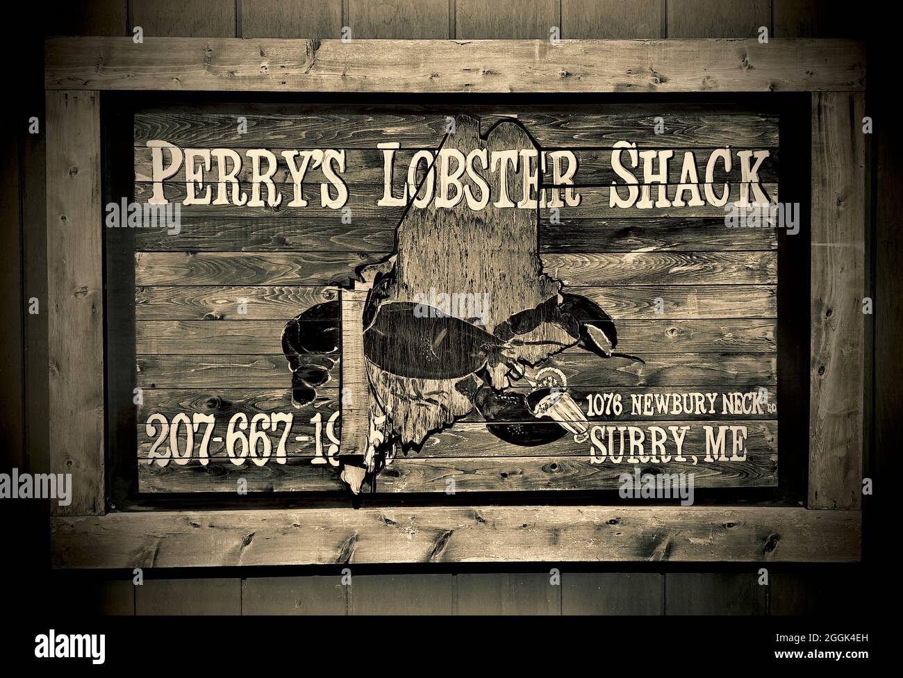 Cartello in legno per il tempo Perry’s Lobster Shack è un baracca a basso contenuto d’acqua che offre aragoste e piatti di pesce insieme a sostanziosi contorni e birre. Foto Stock