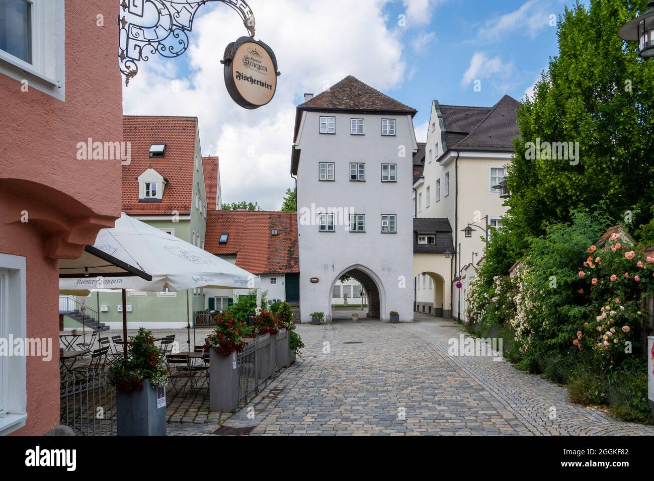 Città di Landsberg am Lech in Baviera con la Färbertor, costruita nel 1520/1530 Foto Stock