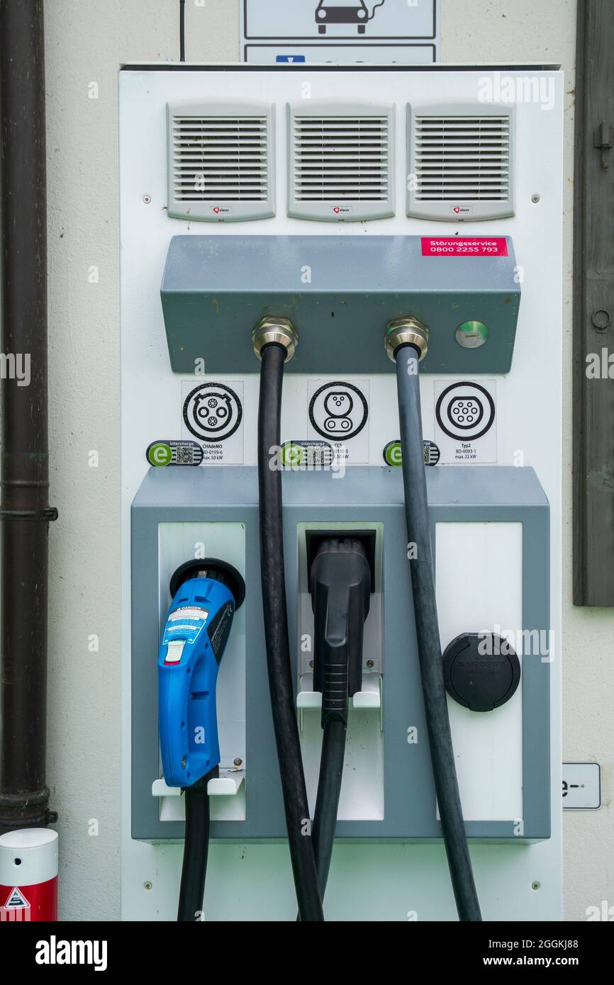 Stazione di ricarica presso la centrale idroelettrica di Landsberg am Lech Foto Stock