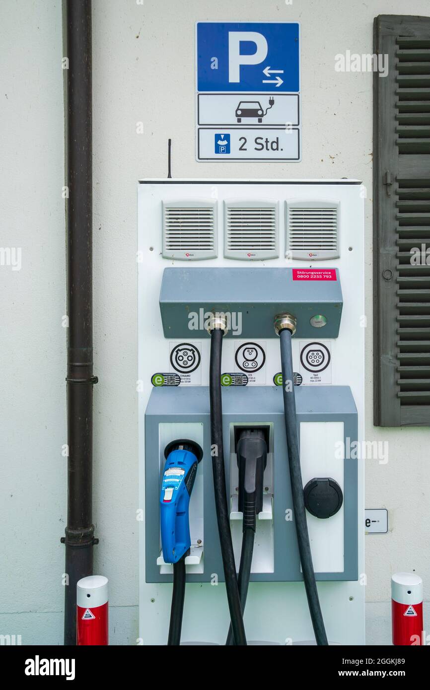 Stazione di ricarica presso la centrale idroelettrica di Landsberg am Lech Foto Stock