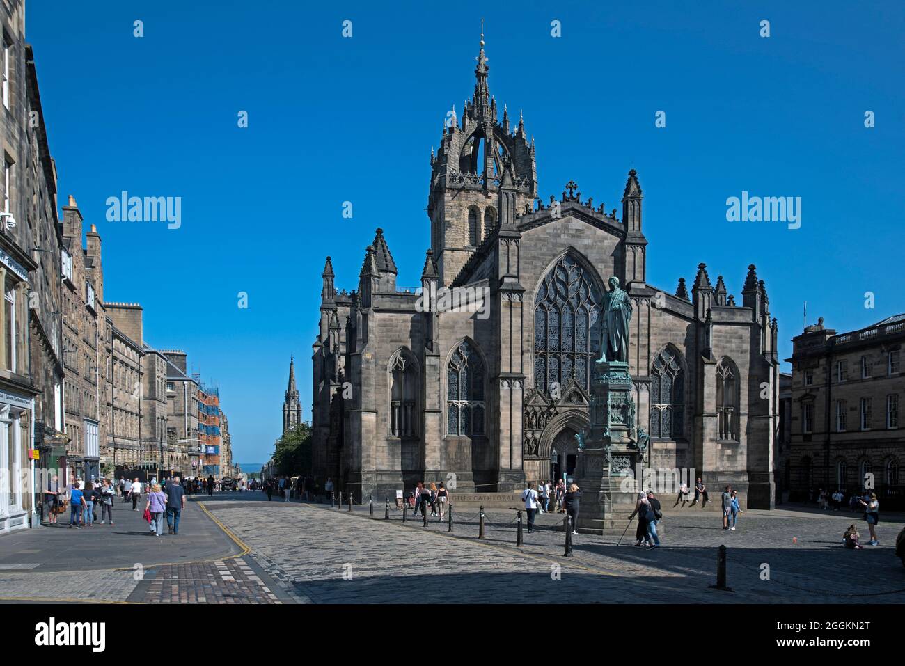 Cattedrale di St Giles a Edimburgo in un pomeriggio soleggiato e tranquillo a settembre. Foto Stock