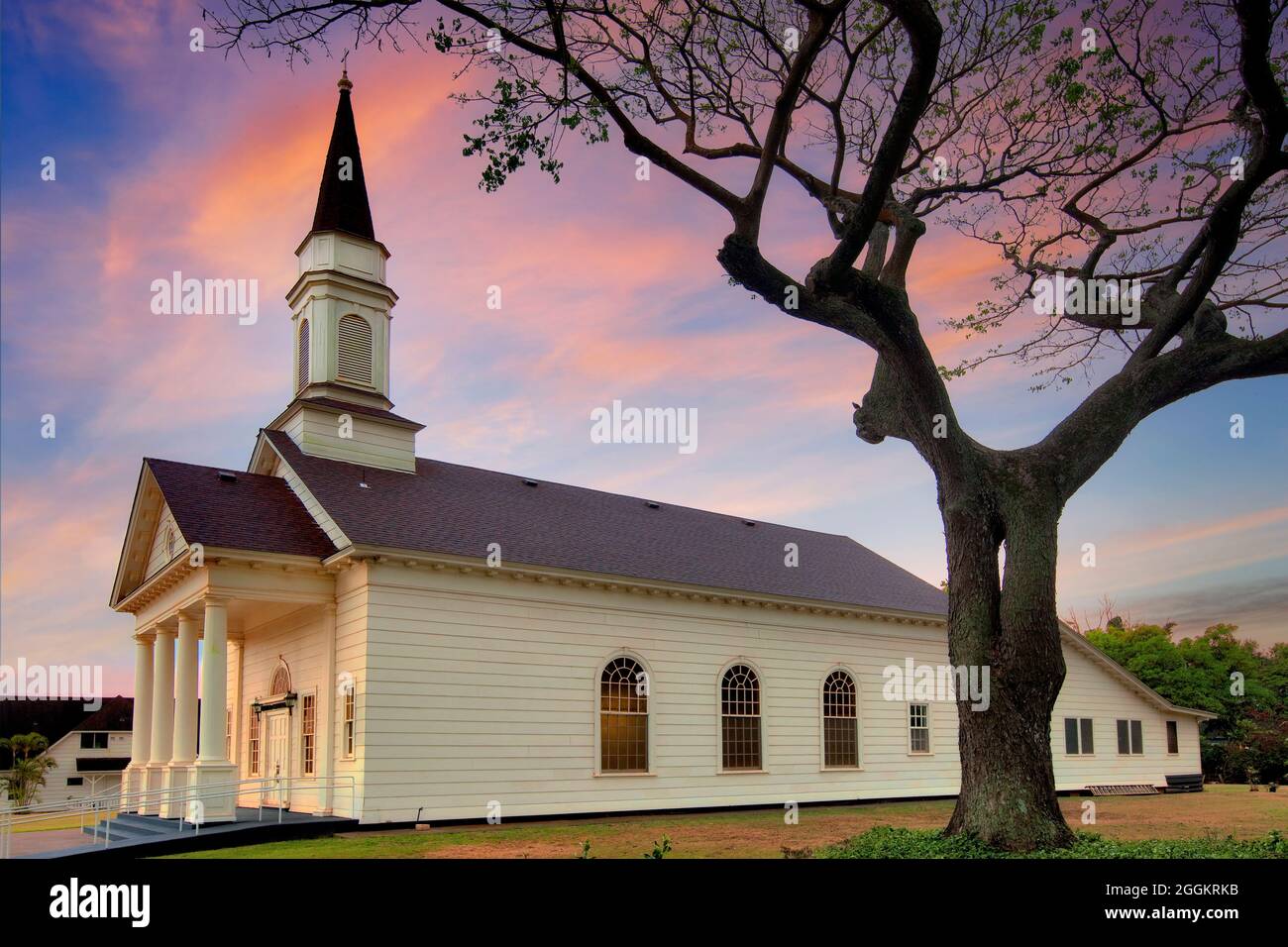 Koloa Unione Chiesa con la luna. Chiesa unita di Cristo. Kauai, Hawaii Foto Stock