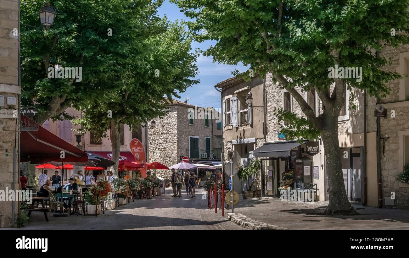 Place de la Mairie a Peyriac de Mer. Il comune si trova nel Parco Naturale Regionale di Narbonnaise en Méditerranée. Foto Stock