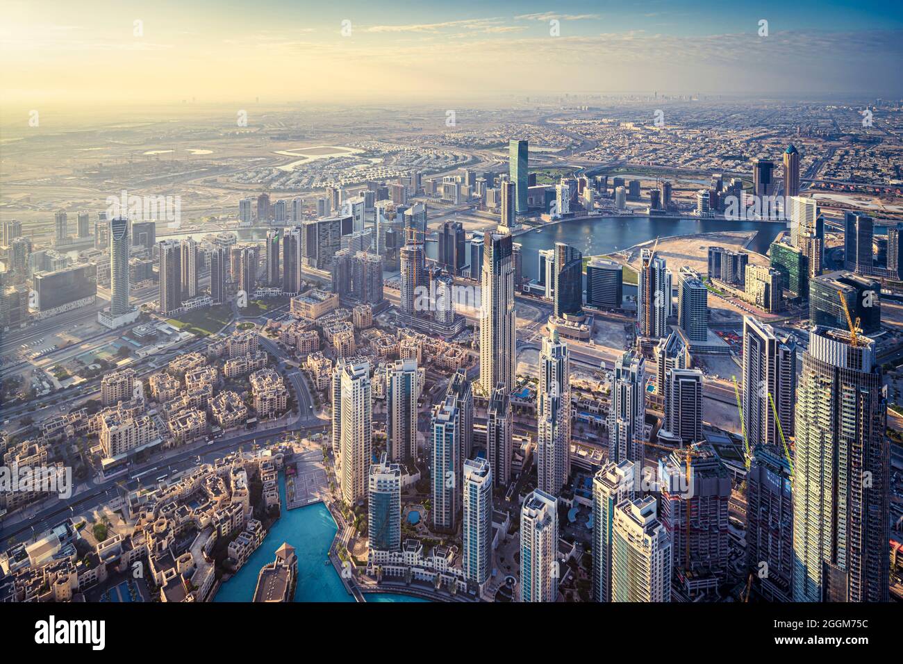 Vista aerea degli edifici moderni nel centro di Dubai, Emirati Arabi Uniti Foto Stock