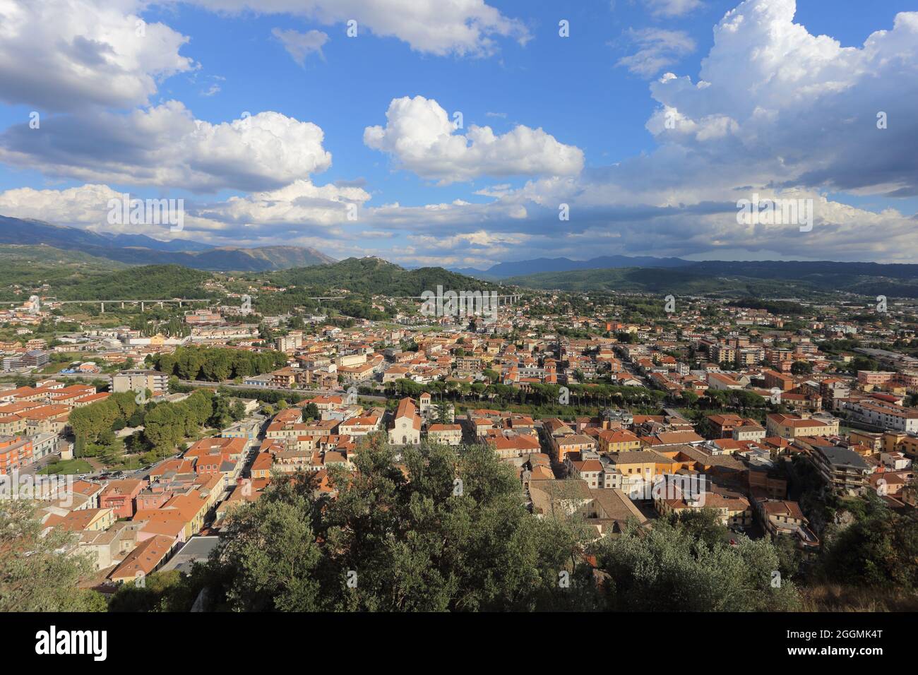 Vista panoramica della città di Sora in provincia di Frosinone Foto Stock