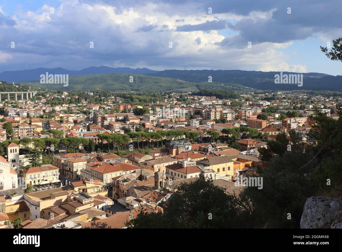 Vista panoramica della città di Sora in provincia di Frosinone Foto Stock