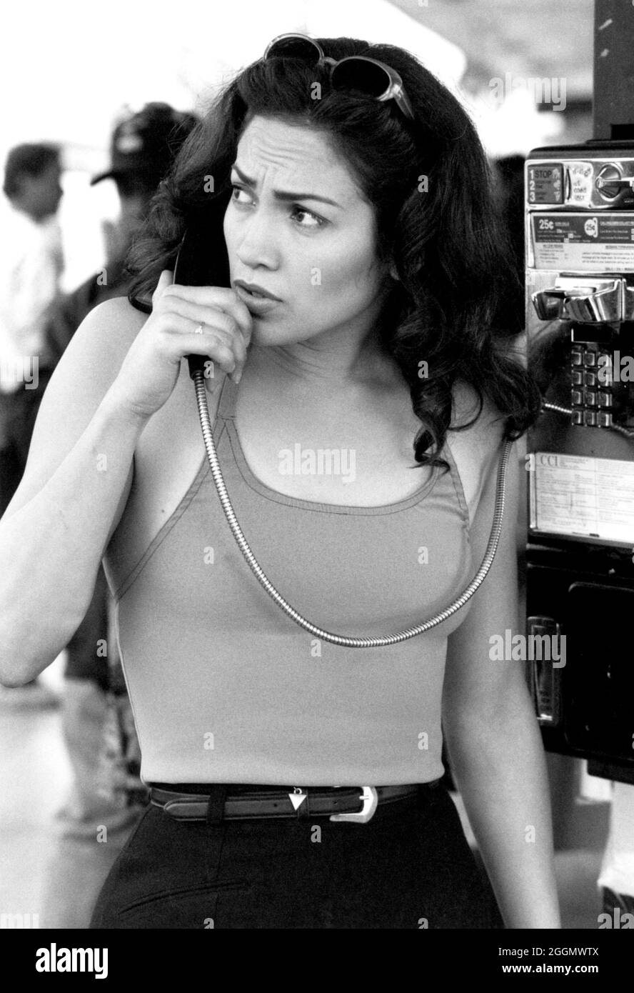 JENNIFER LOPEZ nel SANGUE E NEL VINO (1996), diretto DA BOB RAFELSON. Copyright: Solo per uso editoriale. Nessuna merchandising o copertina per libri. Si tratta di un documento distribuito pubblicamente. Solo diritti di accesso, nessuna licenza di copyright fornita. Solo per essere riprodotto in concomitanza con la promozione di questo film. Credit: MAGESTIC FILMS / Album Foto Stock