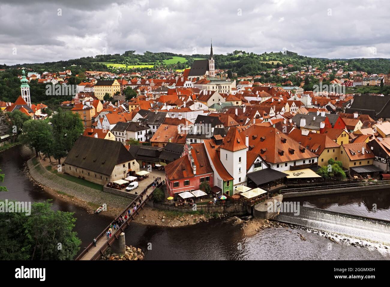 Vista di Èeský Krumlov (Krumlov ceco, una città storica situata nella Boemia meridionale sul fiume Moldava, un famoso monumento dell'UNESCO, Repubblica Ceca Foto Stock