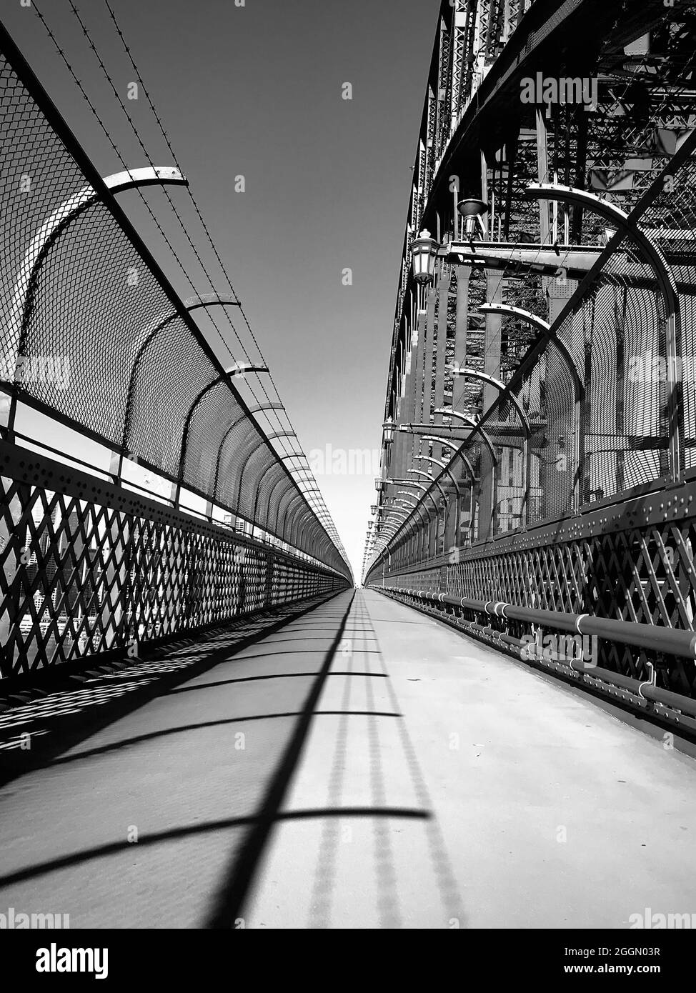 Sul rettilineo e strette Foto Stock