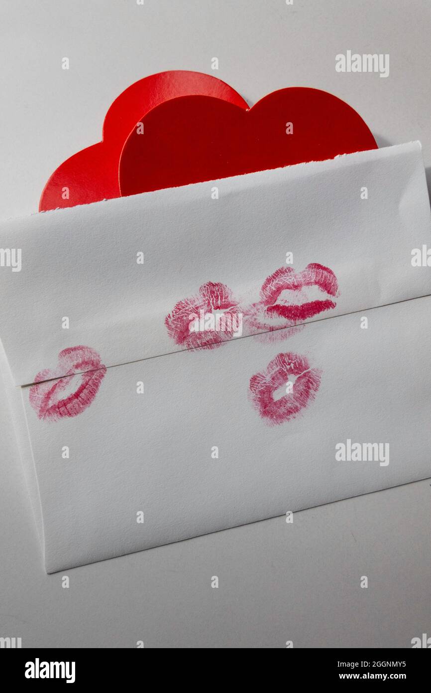 La lettera d'amore è sigillata con baci Foto Stock