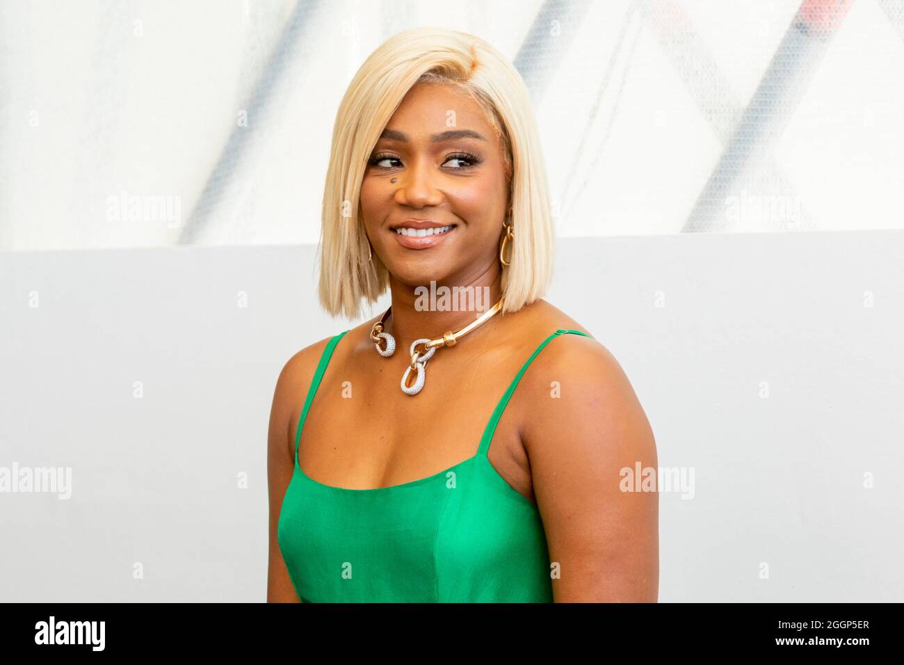 Venezia, Italia. 2 settembre 2021. Tiffany Haddish si pone alla fotocall del 'Card Counter' durante il 78° Festival del Cinema di Venezia al Palazzo del Casino sul Lido di Venezia, Italia, il 02 settembre 2021. Credit: dpa Picture Alliance/Alamy Live News Foto Stock