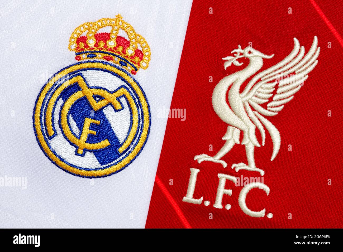 Primo piano dello stemma del club Liverpool & Real Madrid. Foto Stock