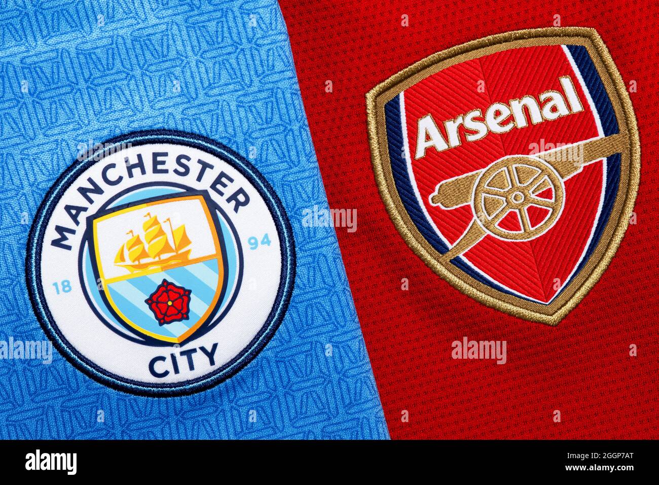 Primo piano del Manchester City & Arsenal club crest. Foto Stock