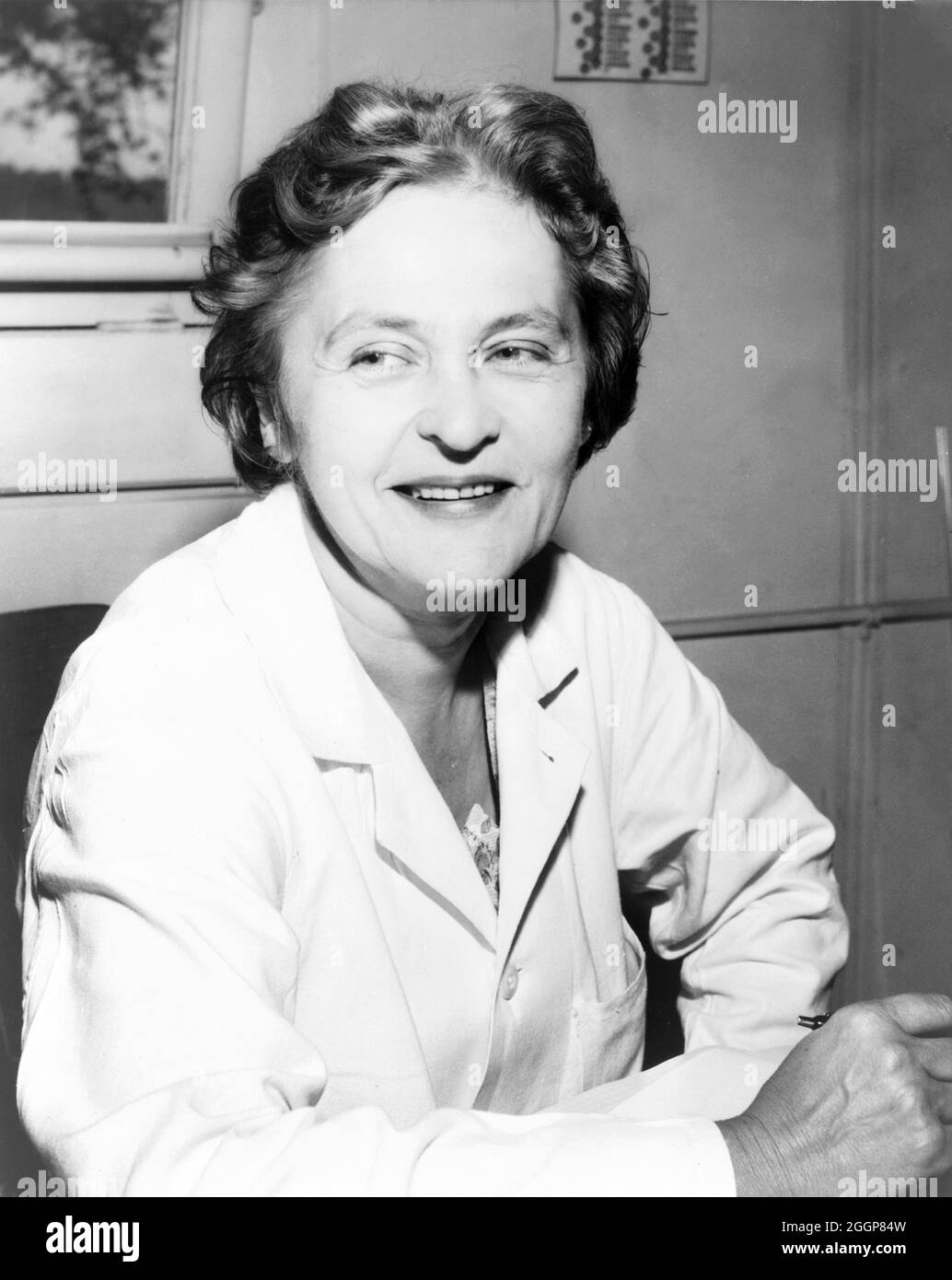Ritratto di Maria Telkes (12 dicembre 1900 - 2 dicembre 1995), biofisica e innovatrice ungherese-americana nel campo dell'energia solare. Foto Stock