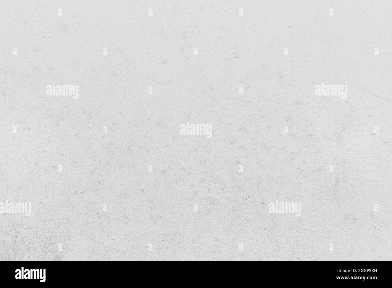 Vernice bianca o grigio chiaro sporca sulla superficie dello sfondo della struttura della parete in calcestruzzo. Foto Stock