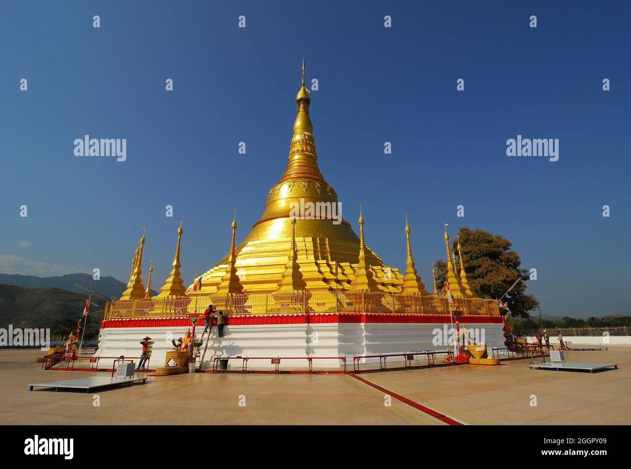 Tachileik Shwedagon pagoda d'oro, Myanmar. Foto Stock
