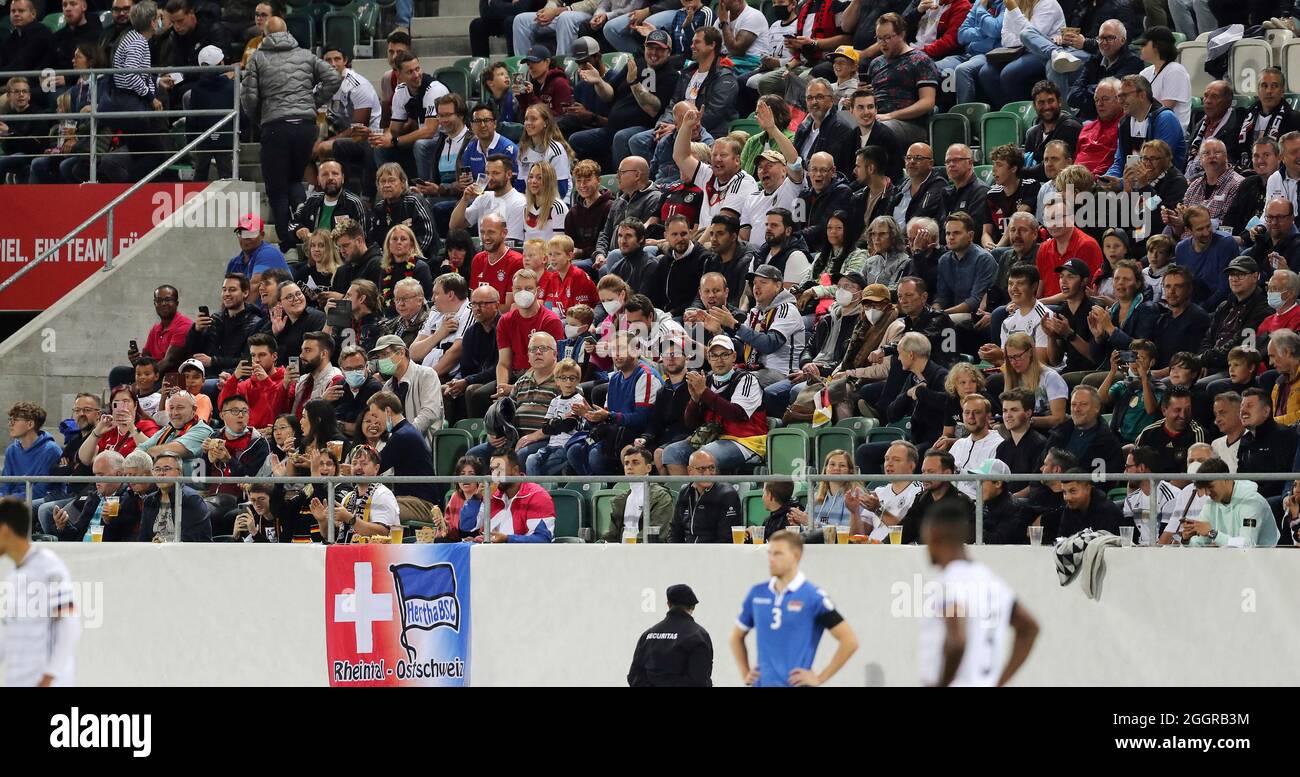 Primo: Fuvublall: Calcio: 02.09.2021 LV phnderspiel, nazionale Coppa del mondo qualificazione Liechtenstein - Germania tifosi, spettatori Foto Stock