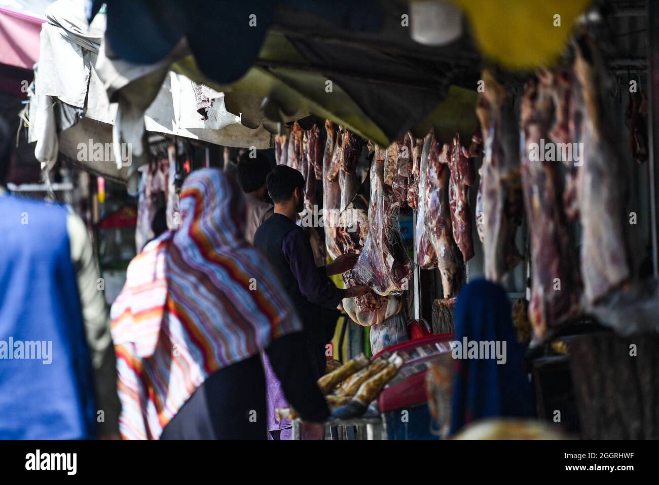 Donne afghane che fanno shopping per le strade di Kabul, Afghanistan, il settembre 01, 2021. Foto di Selcuk Samiloglu/DVM/ABACAPRESS.COM Foto Stock