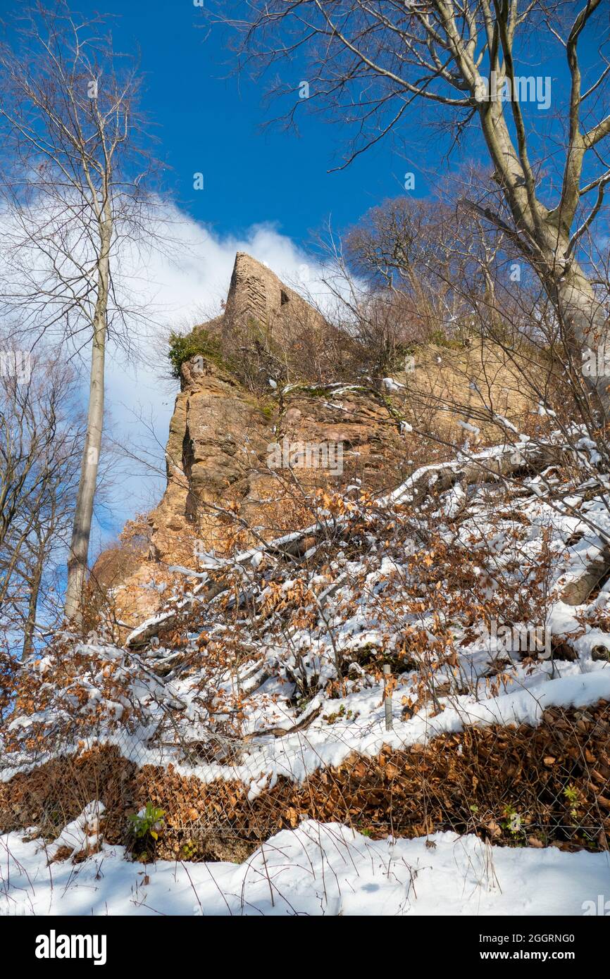 Burg Ruine Alt Eberstein in Ebersteinburg - Baden-Baden im Winter mit Schnee Foto Stock
