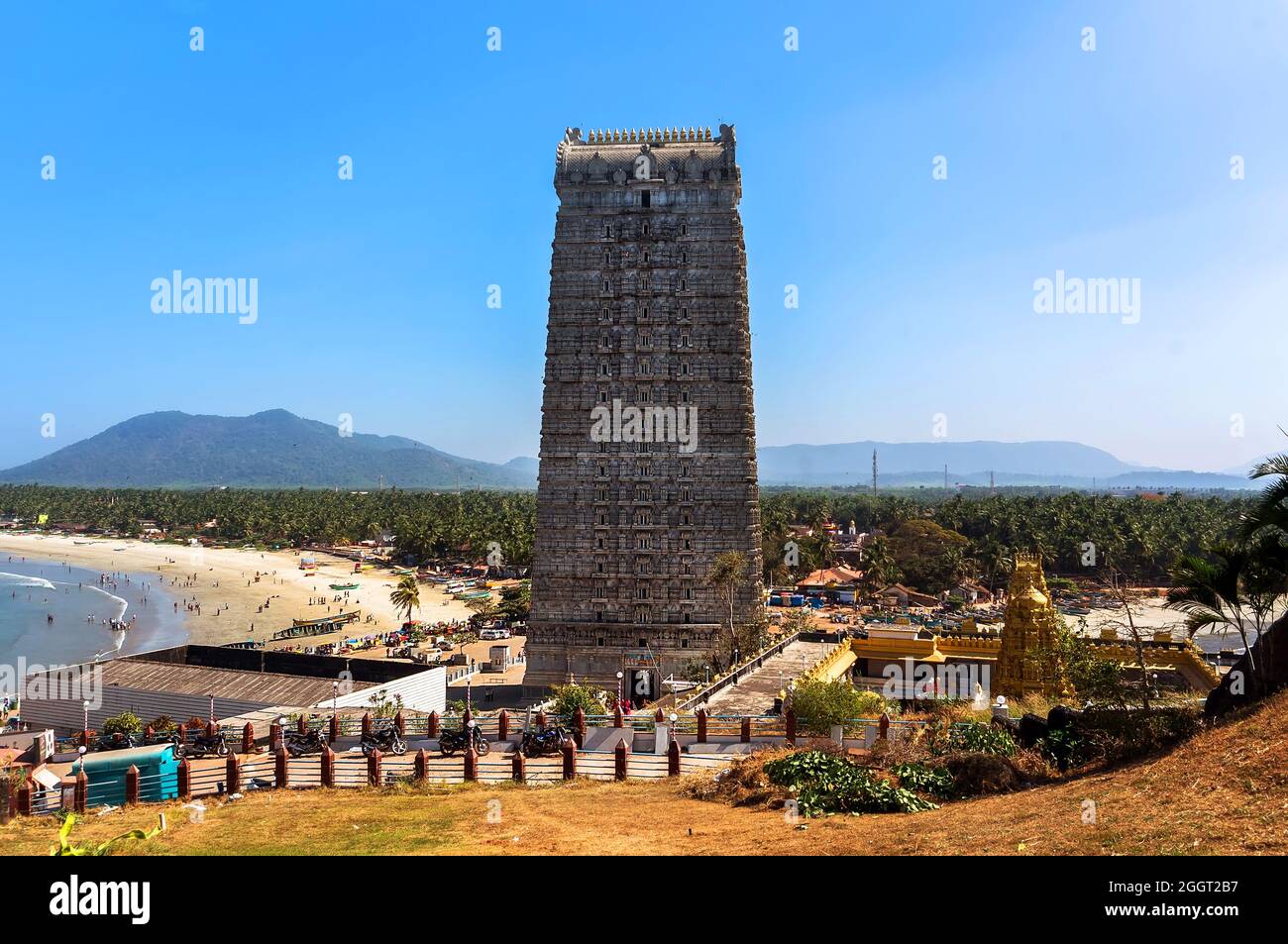 MURUDESHWAR, INDIA Gopuram di Murudeshwar Tempio è stato costruito nel 2008, dedicato al dio Hindu Shiva ed è alto 72 metri. Foto Stock