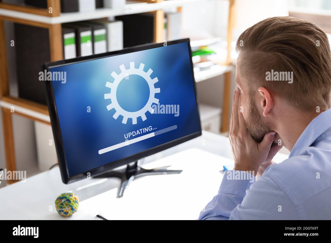 Avanzamento dell'installazione dell'aggiornamento software. Computer Caricamento patch da Internet Foto Stock