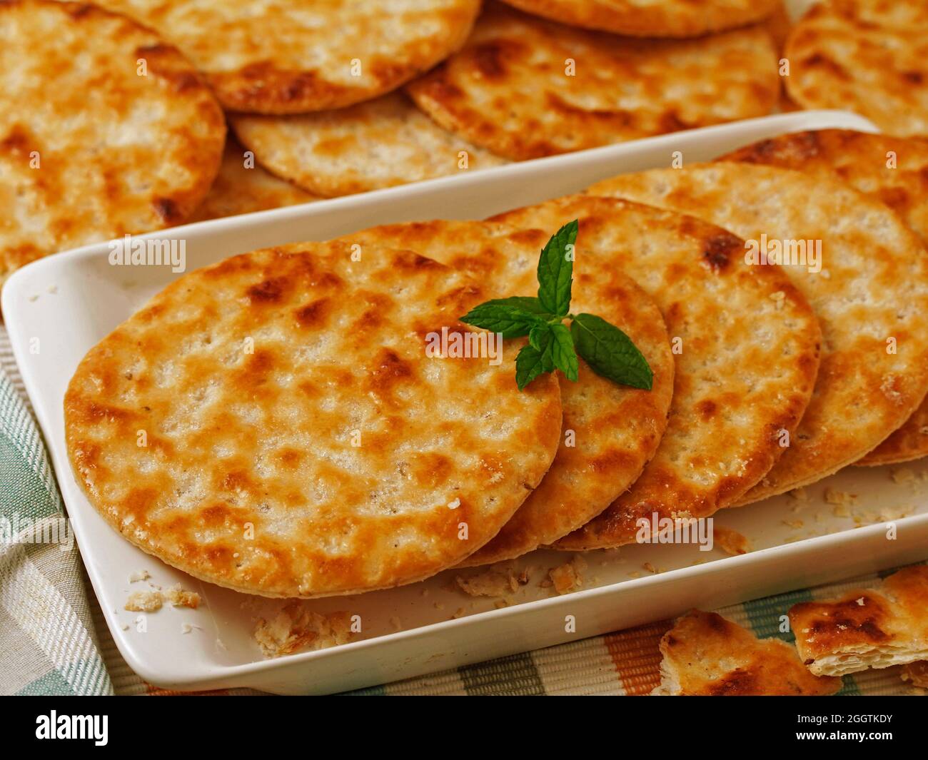 Dolci all'olio d'oliva. Tortas de aceite. Cucina tipica spagnola. Foto Stock