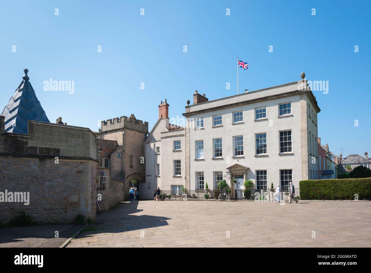 Casa cittadina georgiana, vista della Cattedrale verde n.1 - un elegante casa cittadina georgiana nel centro storico della città di Wells, Somerset, Inghilterra Foto Stock