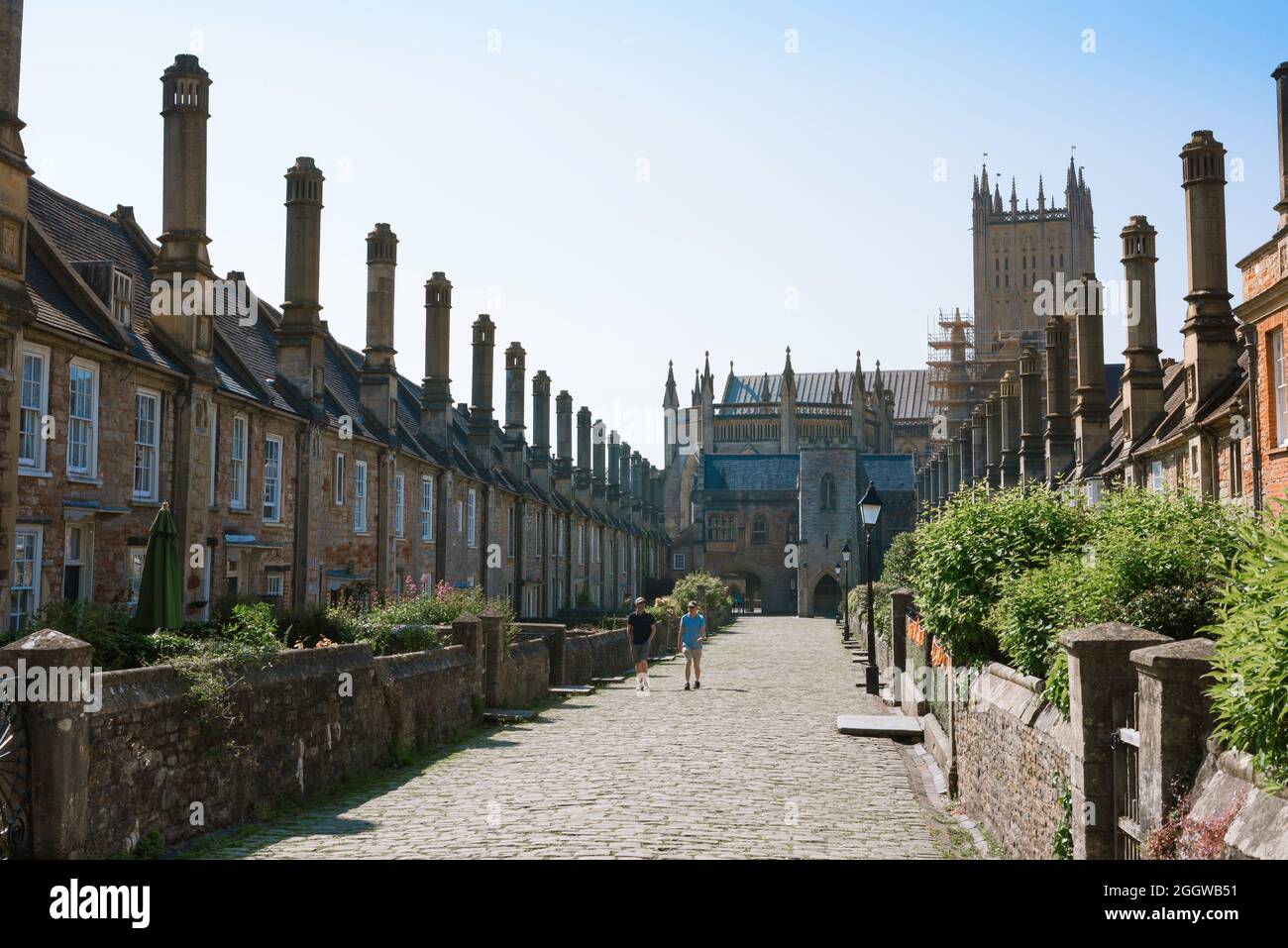 Wells Vicar's Close, view of Wells Cathedral and Vicar's Close - l'esempio più completo di una chiusura medievale in Inghilterra, Wells, Somerset, Regno Unito Foto Stock