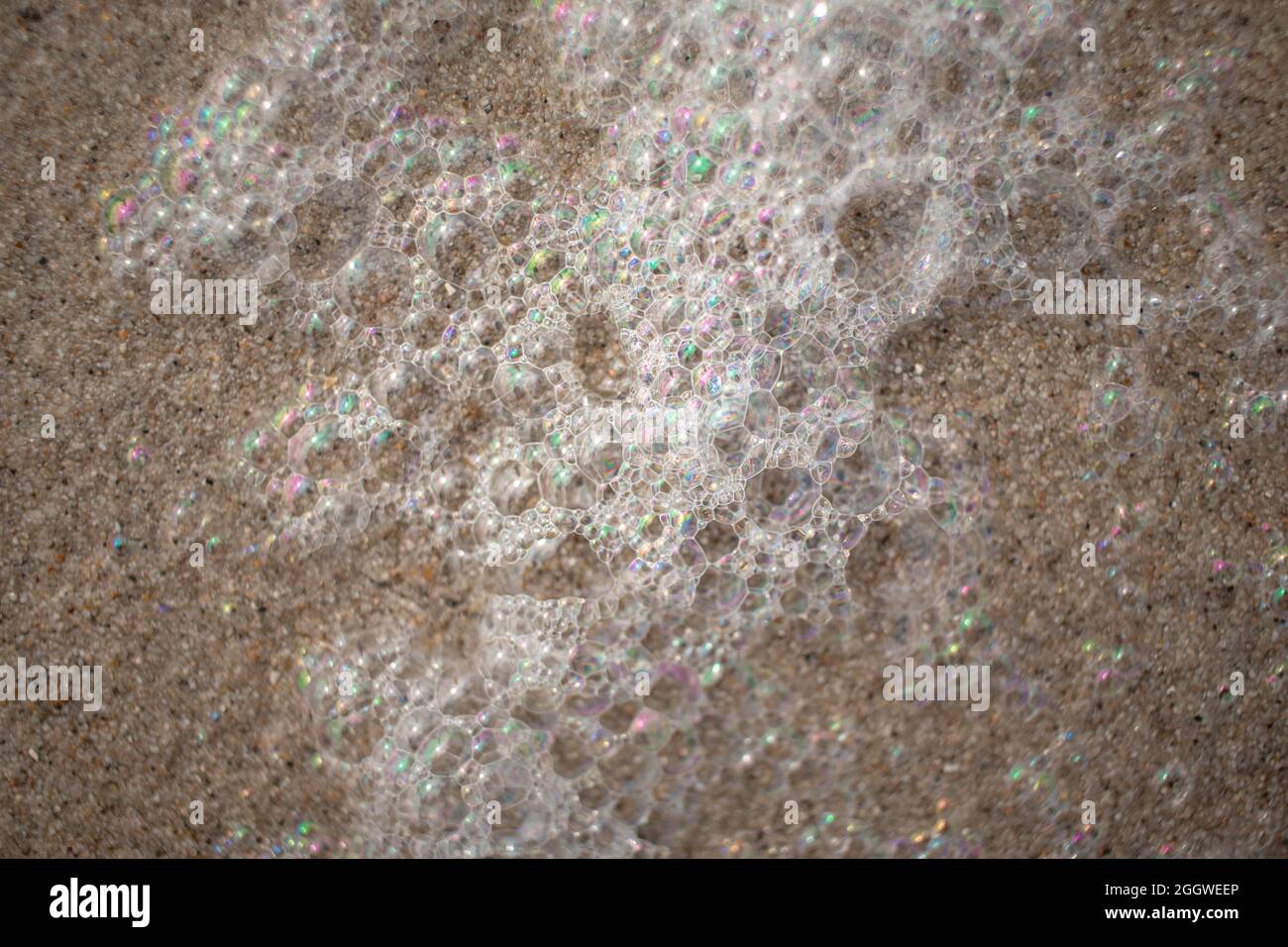 Bei colori nella schiuma di mare lungo la costa olandese (Kijkduin, l'Aia, Paesi Bassi) Foto Stock