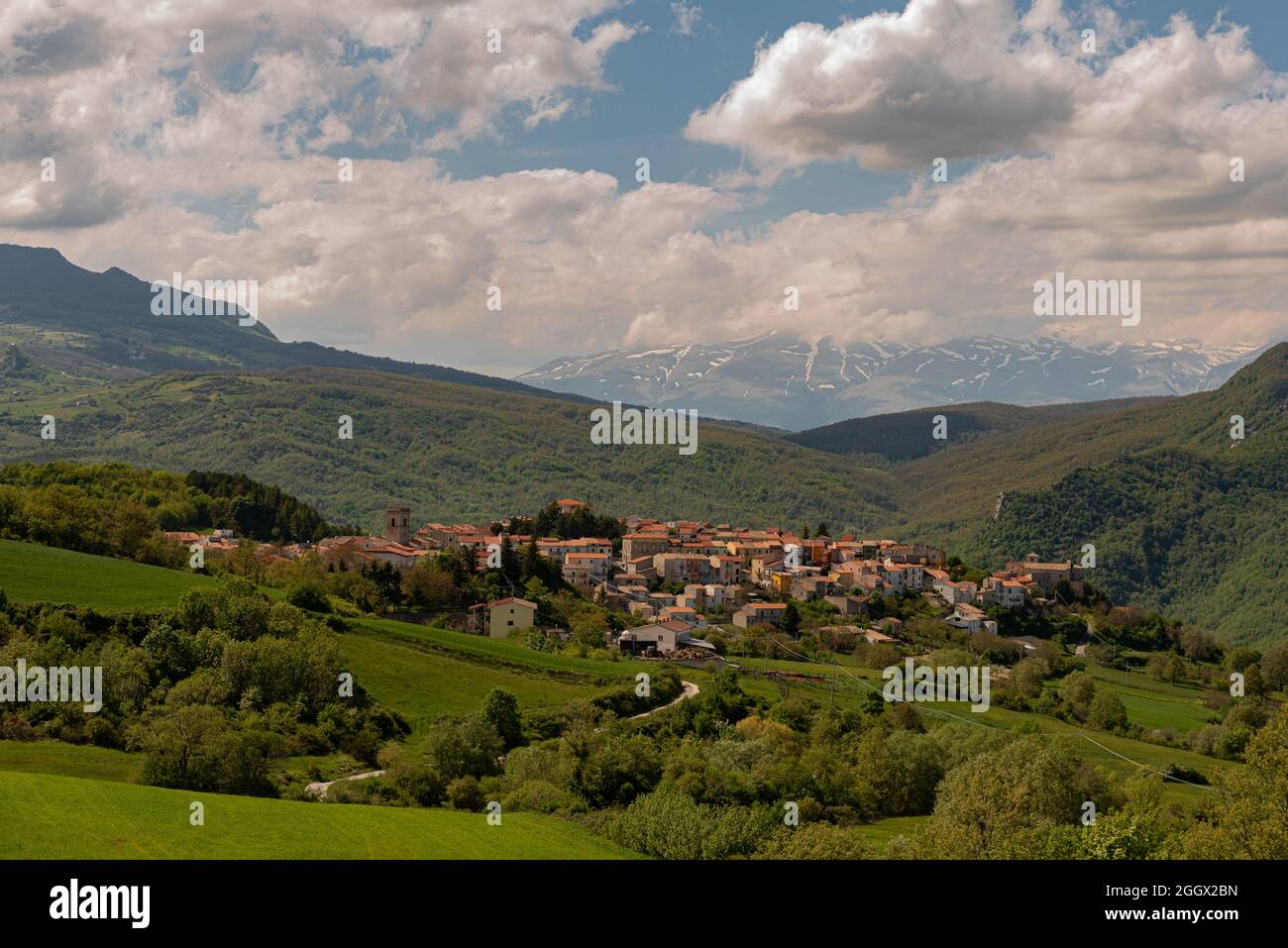 Borrello, Chieti, Abruzzo. Panorama. Borrello è un comune italiano di 338 abitanti della provincia di Chieti in Abruzzo. Fa anche parte del Me Foto Stock