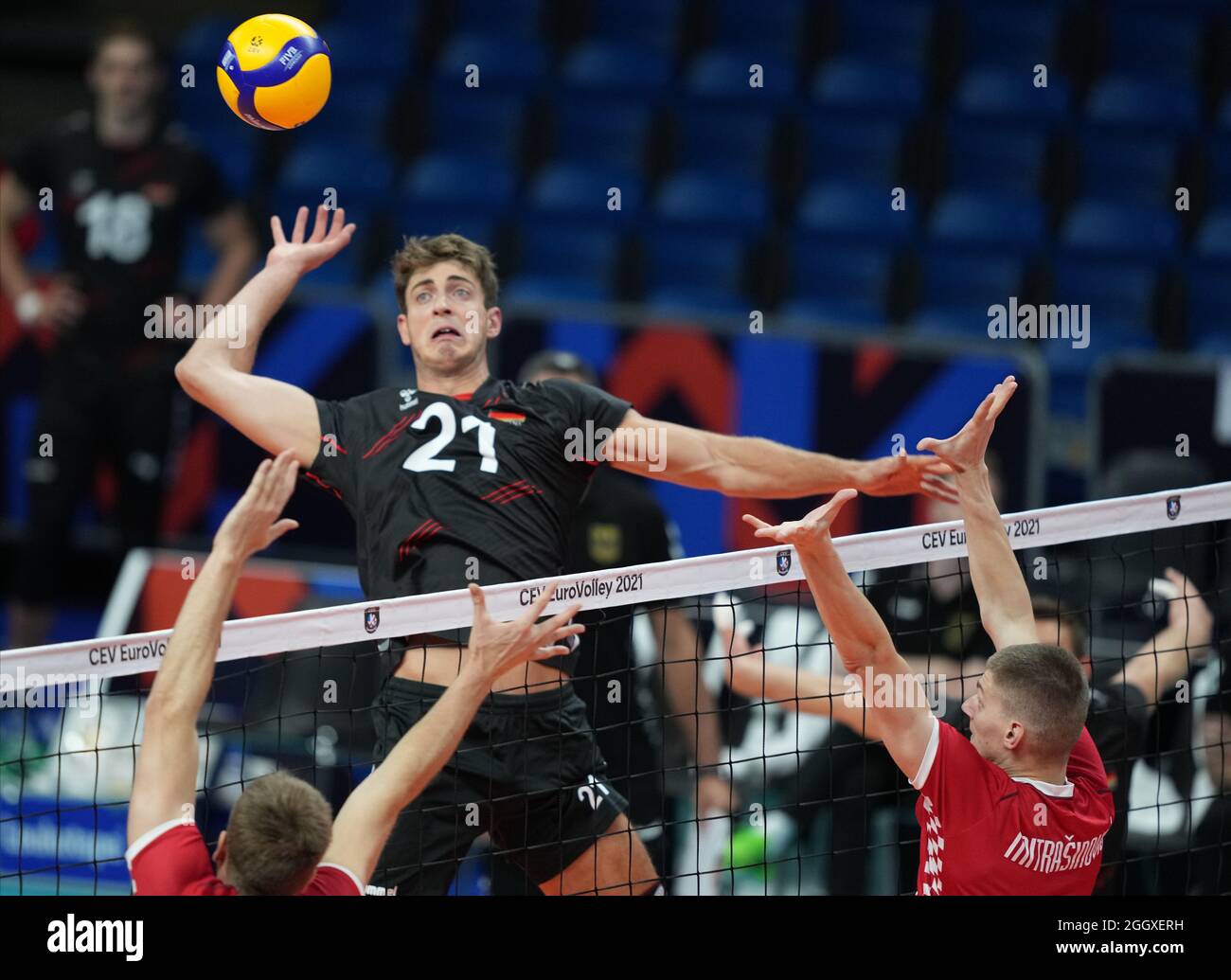 Tallinn, Estonia. 03 Settembre 2021. Pallavolo, uomini: Campionato europeo, Croazia - Germania, turno preliminare, Gruppo D, Giorno 2. Tobias Krick (M) in azione in Germania. Credit: Roman Koksarov/dpa/Alamy Live News Foto Stock