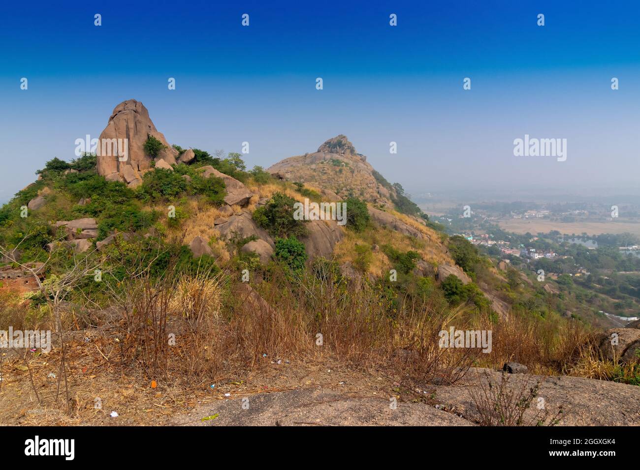 Kathurin è una collina che è un'attrazione turistica statale dell'India di 14.524 abitanti, situata nel distretto di Purulia, nello stato federato del Bengala Occidentale. Immagine della parte superiore. Foto Stock