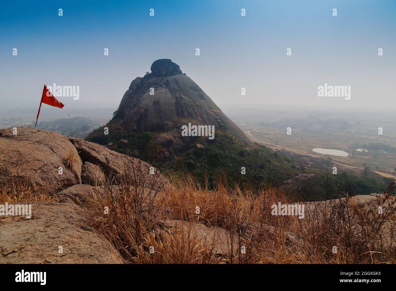 Kathurin è una collina che è un'attrazione turistica statale dell'India di 14.524 abitanti, situata nel distretto di Purulia, nello stato federato del Bengala Occidentale. Immagine della parte superiore. Foto Stock