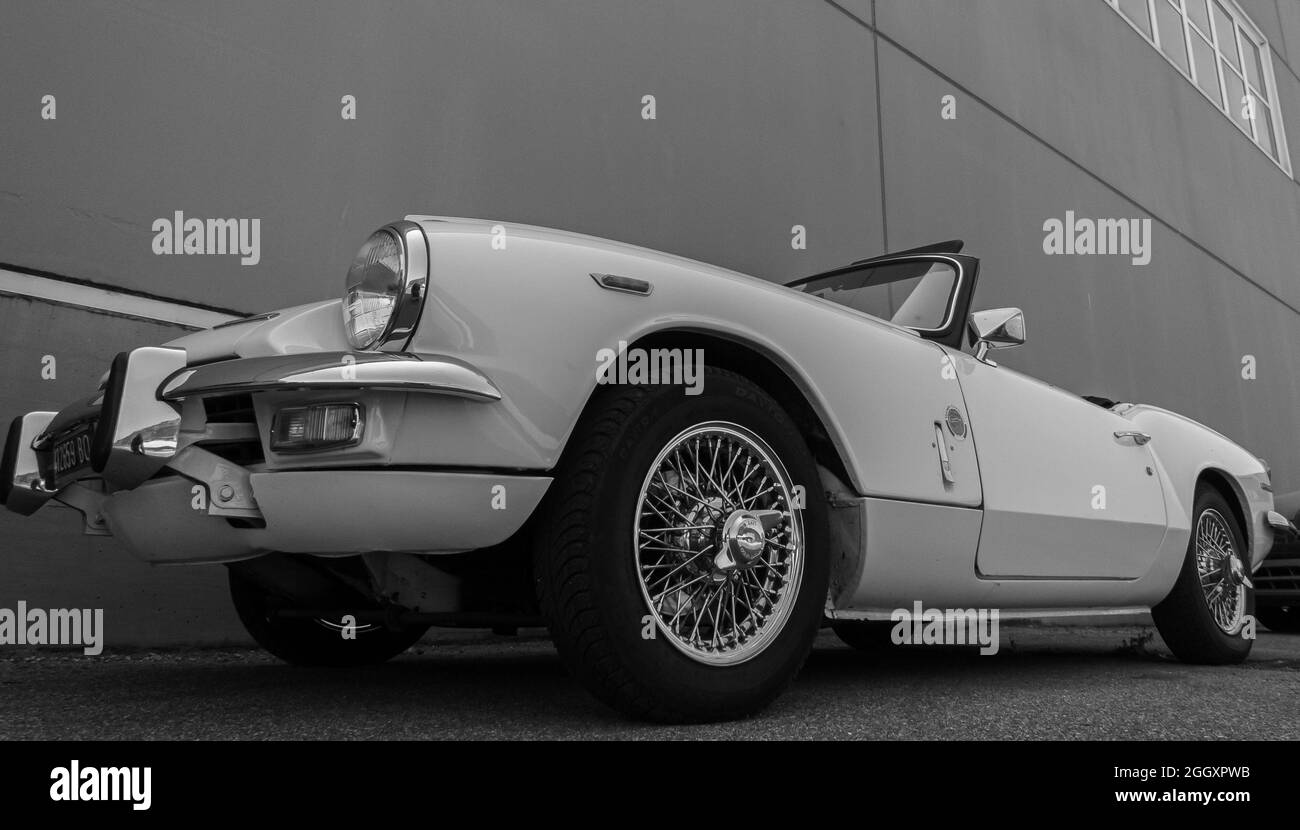 Classico della produzione automobilistica britannica, lo Spitfire è un ragno prodotto dalla Triumph Motor Company tra il 1962 e il 1980. La versione mk3 è stata costruita s. Foto Stock