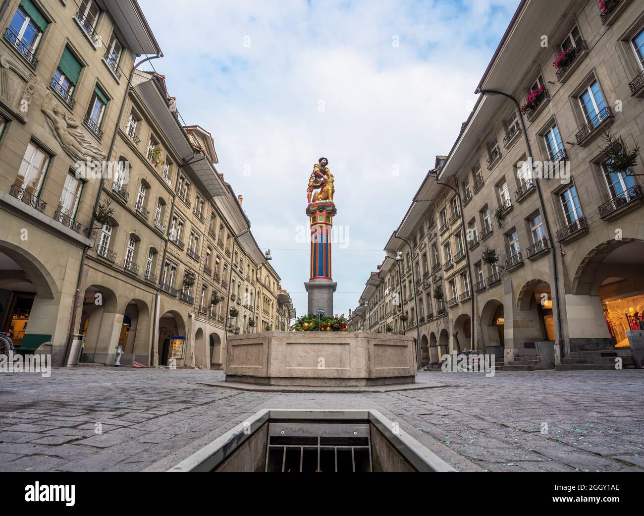 Fontana di Samson (Sissonbrunnen) - una delle fontane medievali del centro storico di Berna - Berna, Svizzera Foto Stock