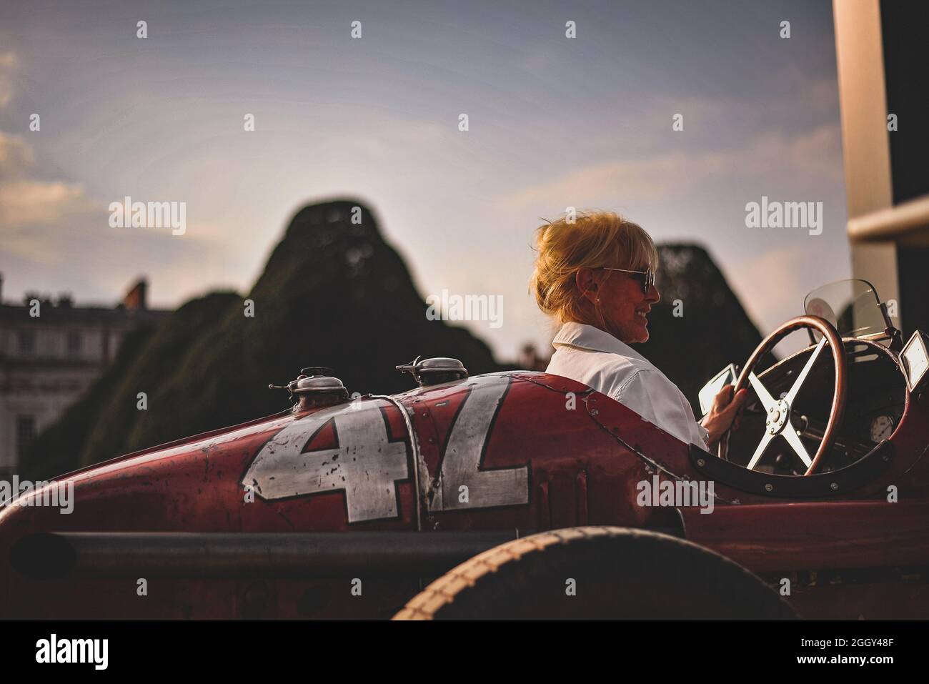 Hampton Court Palace, Londra, Regno Unito. 3 settembre 2021. Ospiti speciali e auto esotiche si riuniscono al Concours of Elegance, Hampton Court Palace di Londra. Credit: Kevin Bennett/Alamy Live News. Foto Stock