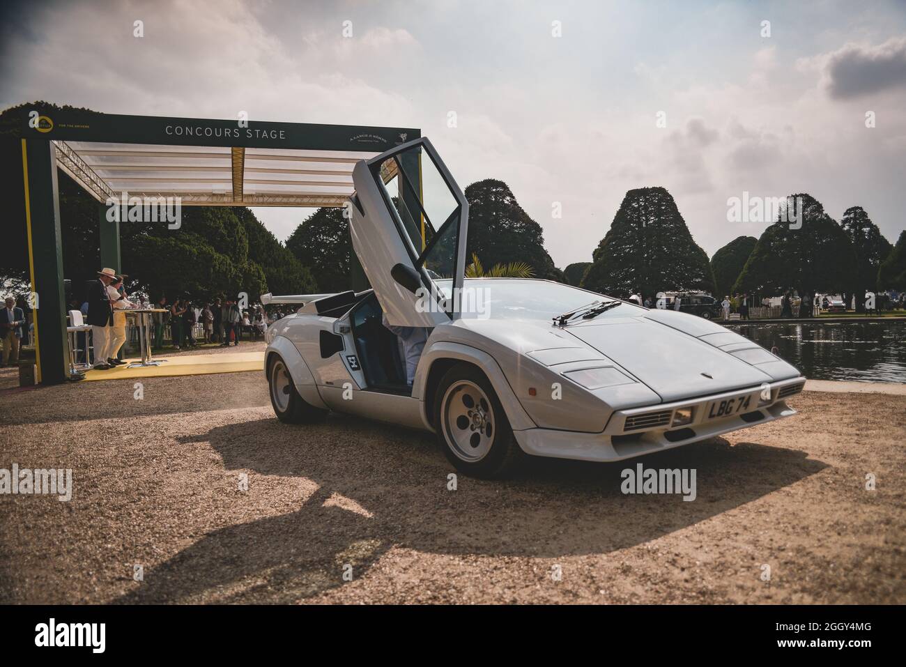 Hampton Court Palace, Londra, Regno Unito. 3 settembre 2021. Ospiti speciali e auto esotiche si riuniscono al Concours of Elegance, Hampton Court Palace di Londra. Credit: Kevin Bennett/Alamy Live News. Foto Stock