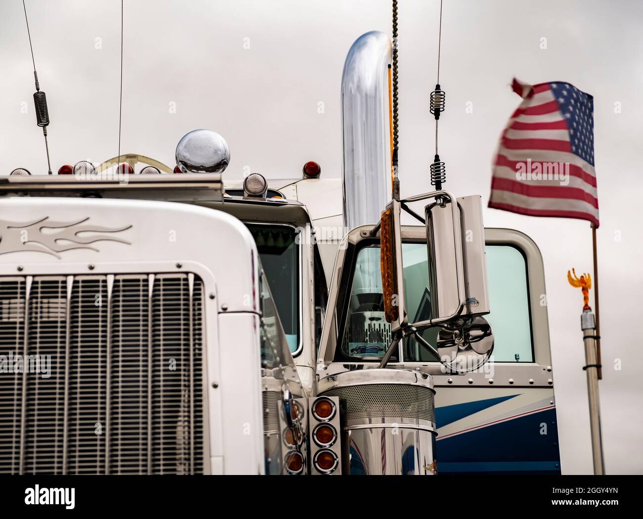 East of England Truck Fest 2021 Truck Festival che si tiene a Peterborough, Regno Unito – 30 2021 agosto. Primo piano di American Big Rig Truck Foto Stock