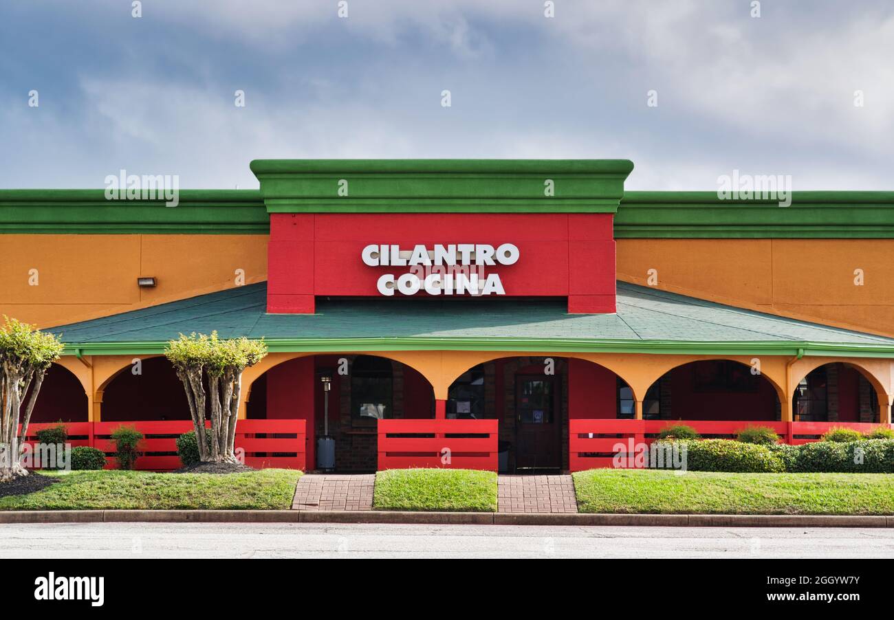 Houston, Texas USA 11-20-2020: Esterno del ristorante messicano Cilantro Cocina a Houston, Texas. Piccola azienda di ristorazione. Foto Stock