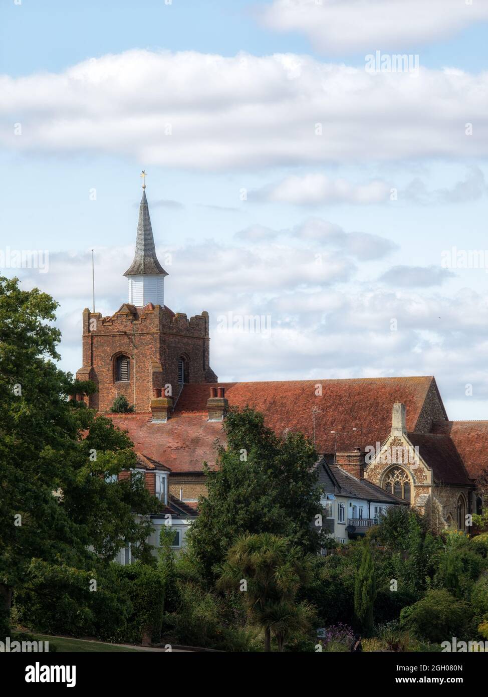 MALDON, ESSEX, UK - 25 AGOSTO 2021: MALDON, ESSEX, UK - 25 AGOSTO 2021: Visione esterna della Chiesa di Santa Maria Foto Stock