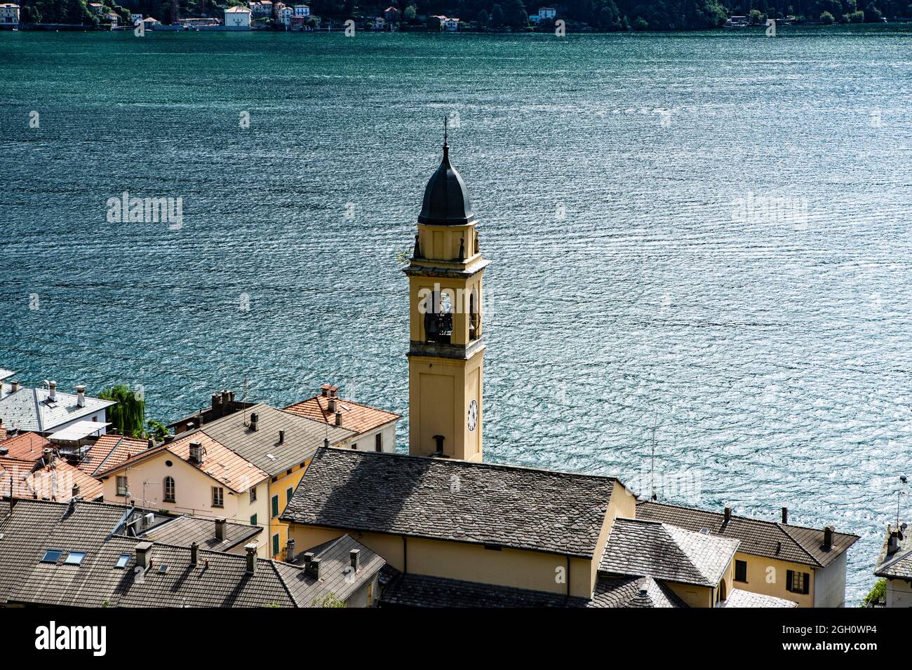 Villa Oleandra am Comer See. Das weiße Haus mit 25 Zimmern im Ort Laglio gehört Schauspieler George Clooney. Er wohnt dort im Sommer in Italien. Foto Stock