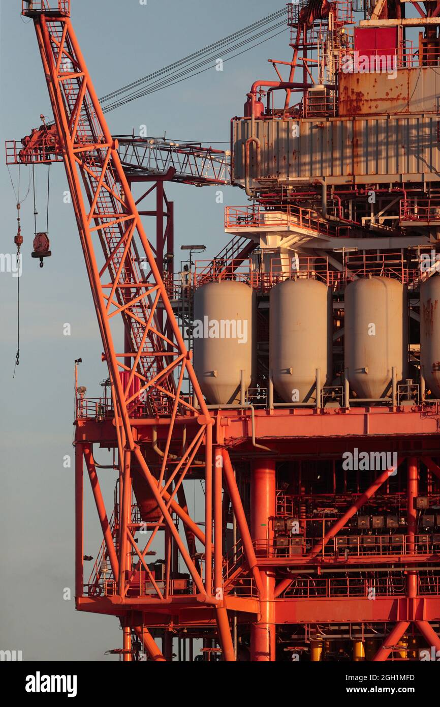 Oil Rig, vista verticale, primo piano, Huizhou 19 Oilfield, South China Sea 2 settembre 2021 Foto Stock