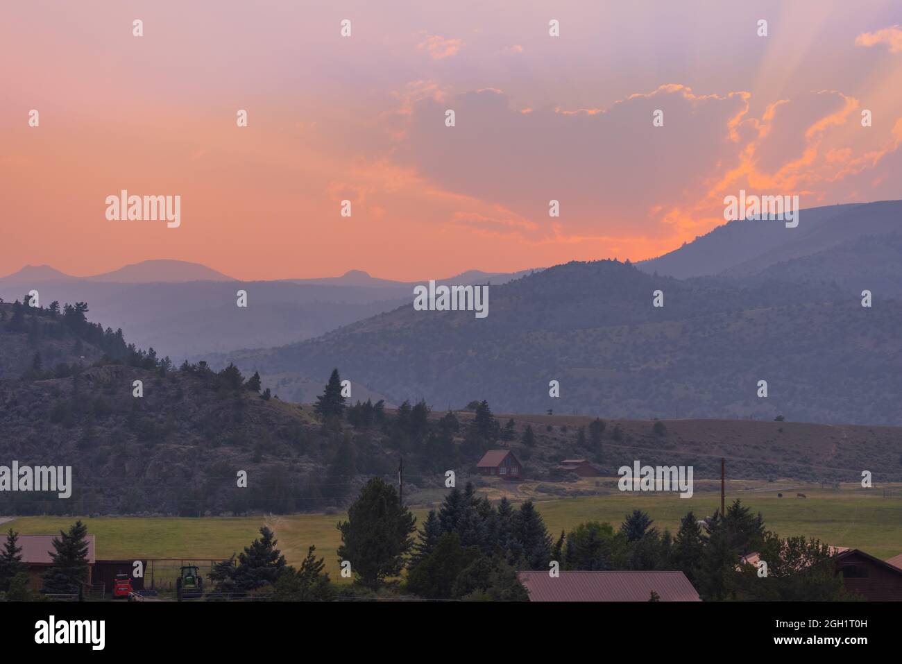 Splendido tramonto al parco nazionale di Yellowstone Foto Stock
