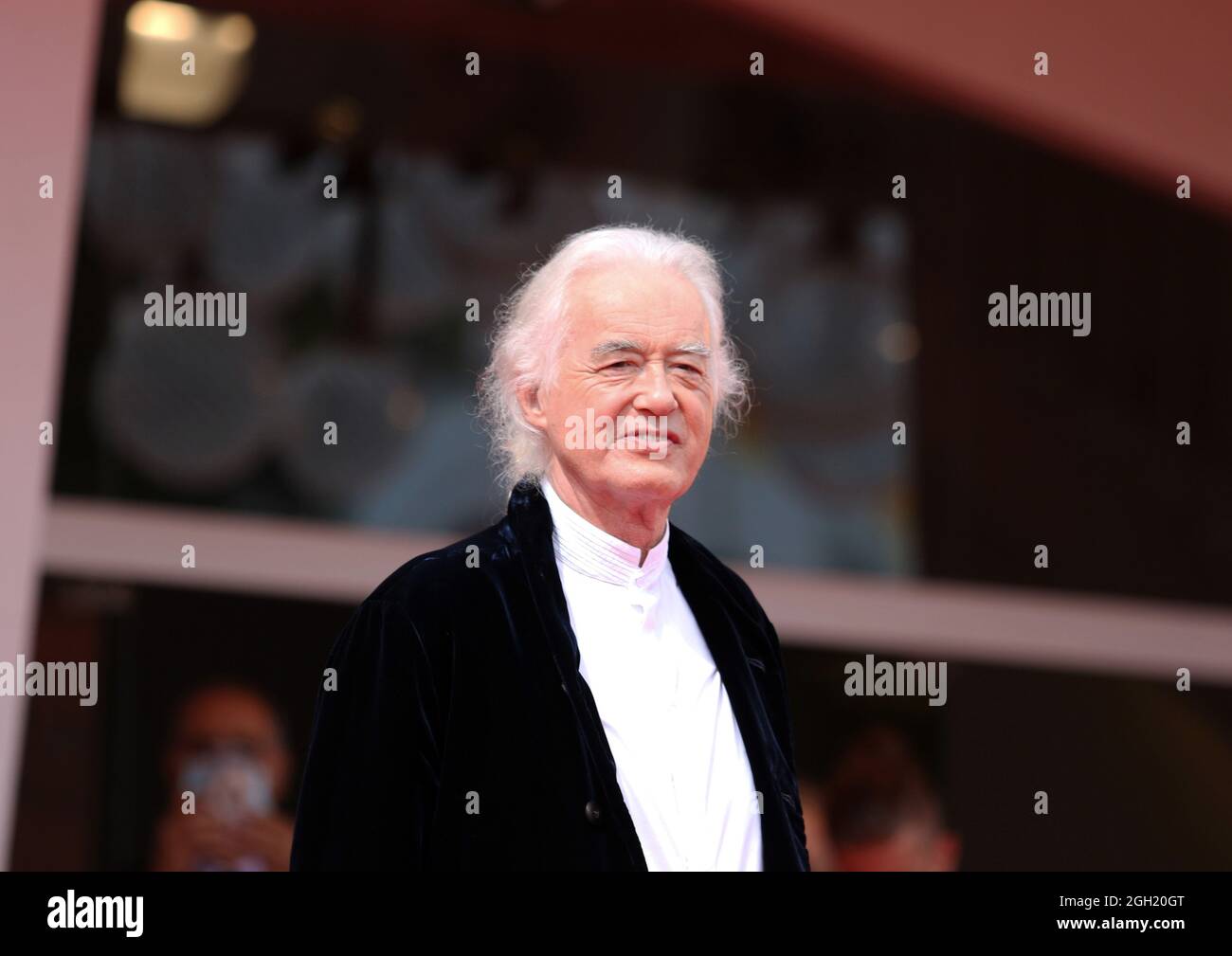 Venezia, Italia. 4 settembre 2021. Italia, Lido di Venezia, 4 settembre 2021 : Jimmy Page, il leggendario chitarrista della rock band LED Zeppelin, assiste al tappeto rosso del documentario "Become LED Zeppelin" durante il 78° Festival Internazionale del Film di Venezia il 04 settembre 2021 a Venezia, Italia Foto © Ottavia da Re/Sintesi/Alamy Live News Credit: AGENZIA Sintesi/Alamy Live News Foto Stock