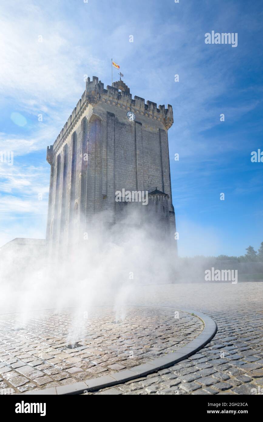 Charente Maritime, Francia. Torrione di Pons (Donjon) una torre medievale fortificata Foto Stock