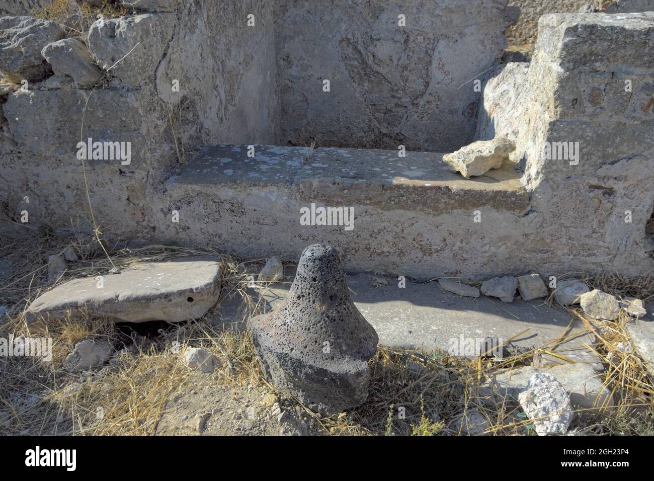 archeologia e storia della Sicilia antichi manufatti scolpiti nell'antica città di Filosophiana a Mazzarino (Caltanissetta) Foto Stock