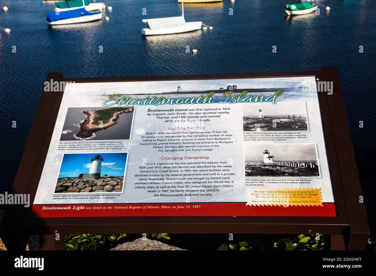 ROCKPORT, MASSACHUSETTS, USA - 08 AGOSTO 2014: Cartello informativo su Straitsmouth Island in Rockport Foto Stock