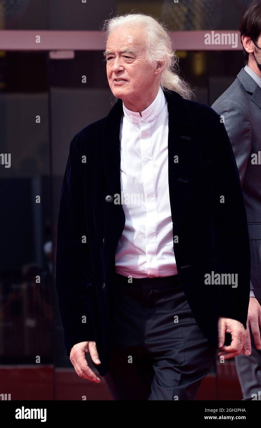 Venezia, Italia. 4 settembre 2021. VENEZIA, ITALIA - SETTEMBRE 04: Jimmy Page partecipa al tappeto rosso del film "diventare LED Zeppelin" durante il 78° Festival Internazionale del Cinema di Venezia, il 04 Settembre 2021 a Venezia. Credit: dpa/Alamy Live News Foto Stock