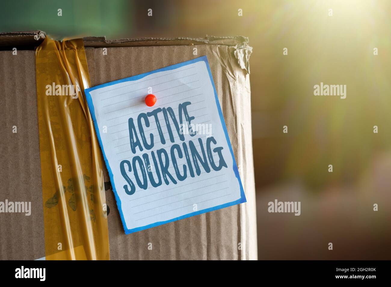 Inspirazione che mostra il segno Active Sourcing. Parola scritta sulla ricerca di potenziali candidati prima che il bisogno è sorto pensare nuove idee luminose Foto Stock