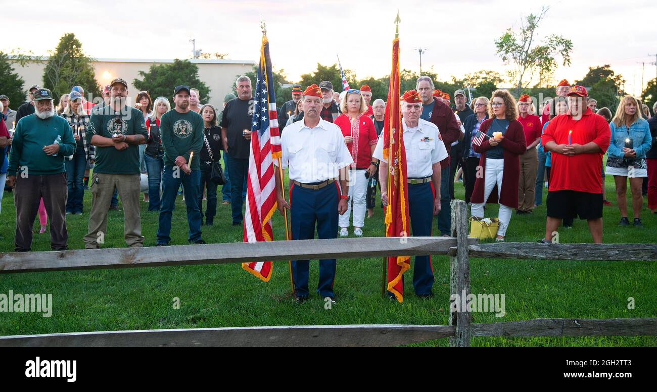 Veterani in una veglia a lume di candela a Hyannis, Massachusetts (USA) per i membri caduti del servizio in Afghanistan. Foto Stock